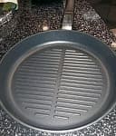 Фото покупателя Сковорода гриль 26см со съемной ручкой НЕВА МЕТАЛЛ ПОСУДА Ферра Индукция с покрытием Титан ПК II