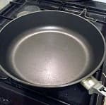 Фото покупателя Сковорода 28см со съемной ручкой НЕВА МЕТАЛЛ ПОСУДА Особенная с антипригарным покрытием Титан