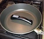 Фото покупателя Сковорода 28см со съемной ручкой НЕВА МЕТАЛЛ ПОСУДА Особенная с антипригарным покрытием Титан